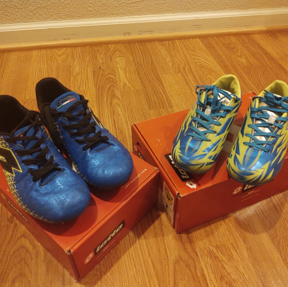 Lotto soccer shoes